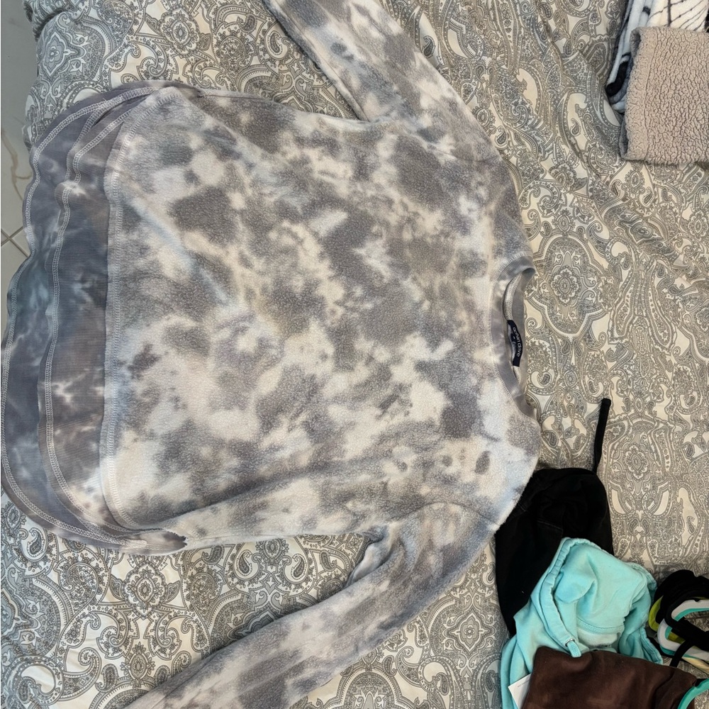 Ocean Drive Gray Tie-Dye Crew Neck Sweater